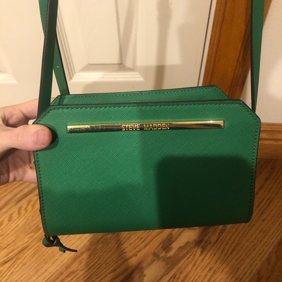 Steve Madden crossbody purse - Picture 2 of 5